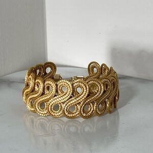 Statement Loop Link Bracelet in Gold Color